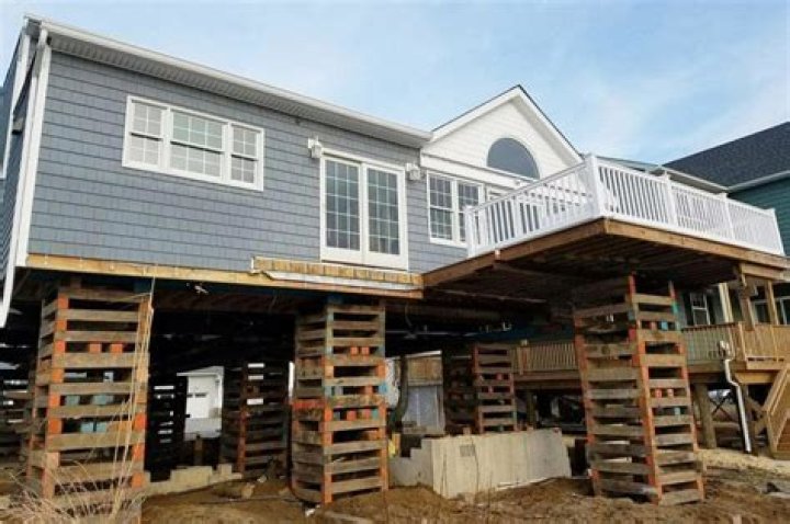 How much does it cost to raise a house on stilts?