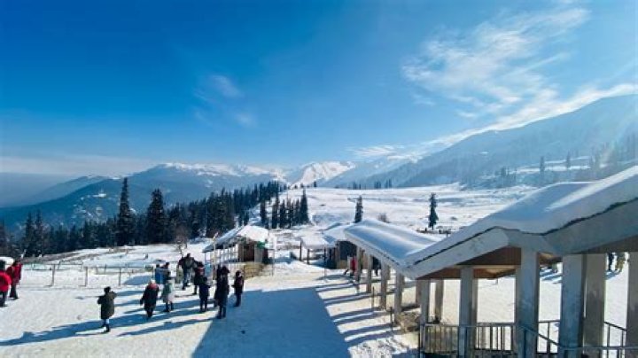 Is Gulmarg safe for tourist?